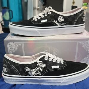 Vans Black and White Sneakers Classic Skate Style